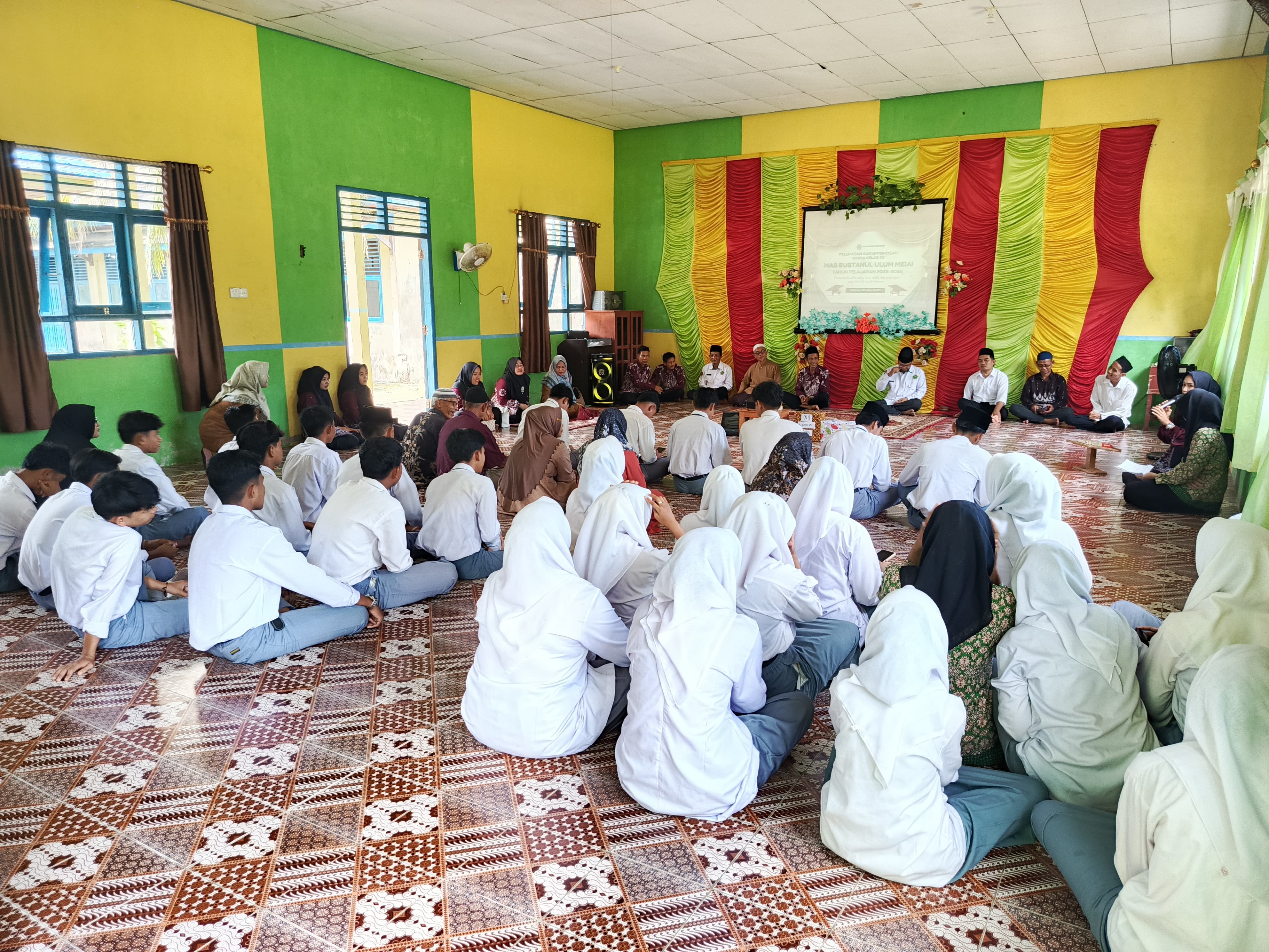 Ma Bustanul Ulum Midai Gelar Pengumuman Kelulusan Kelas XII dan Istighosah