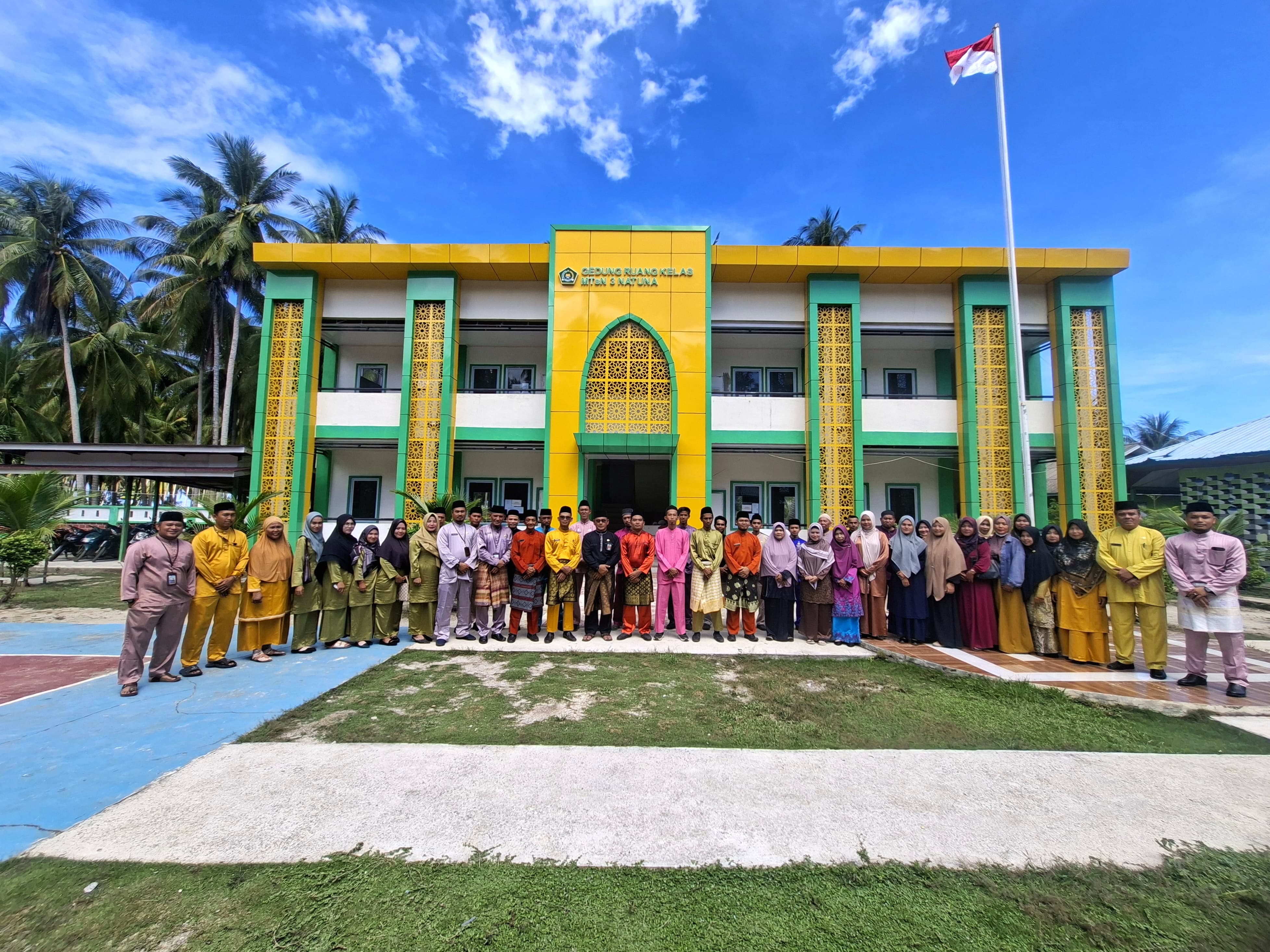 Guru MA Bustanul Ulum Midai Tingkatkan Kompetensi Melalui Pembinaan Kemenag Natuna