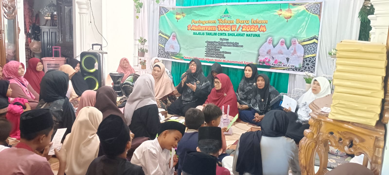 Semarak Asyura, Penyuluh KUA Bunguran Timur dan Jemaah Majelis Taklim Cinta Shalawat Natuna Salurkan Kepedulian