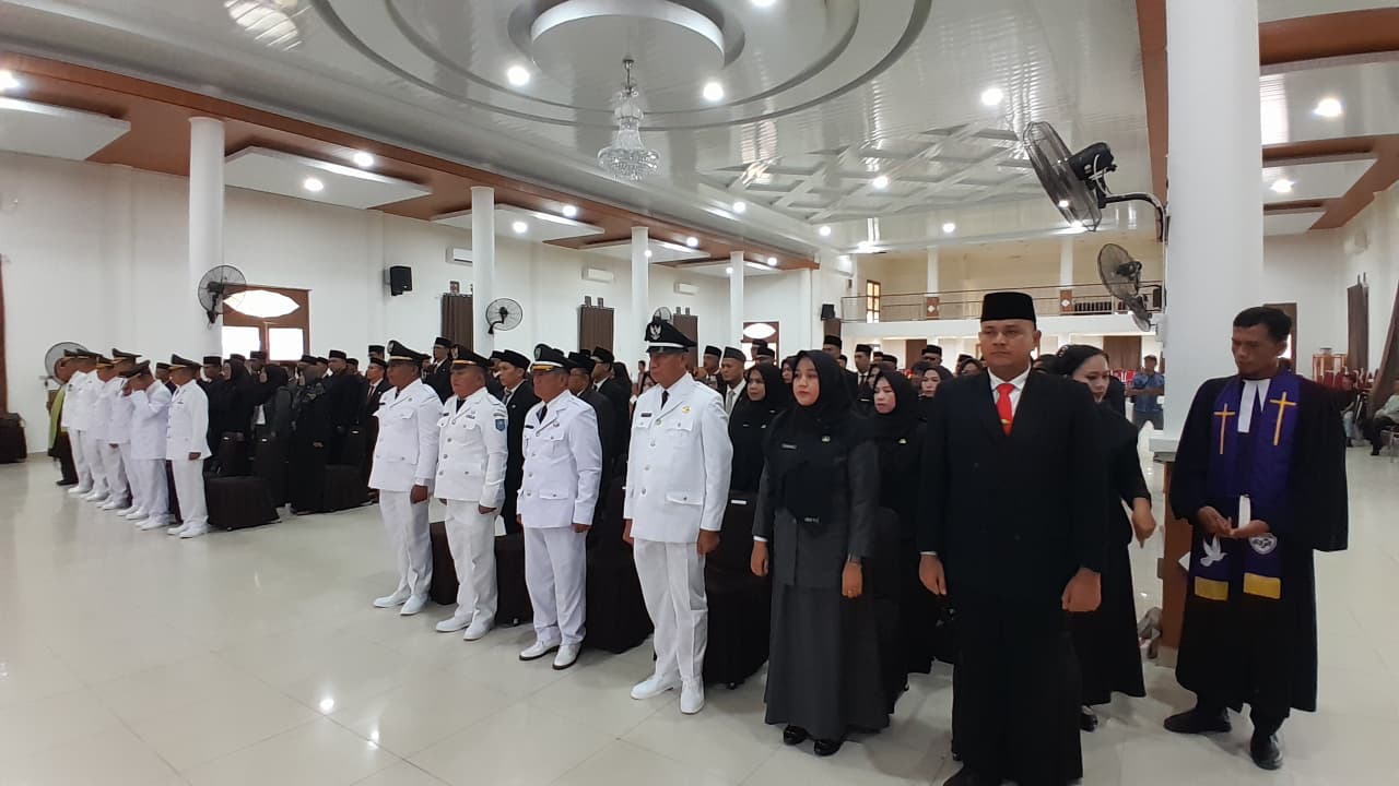 Kepala KUA Bunguran Tengah Pimpin Doa Pelantikan Pejabat Pemkab Natuna