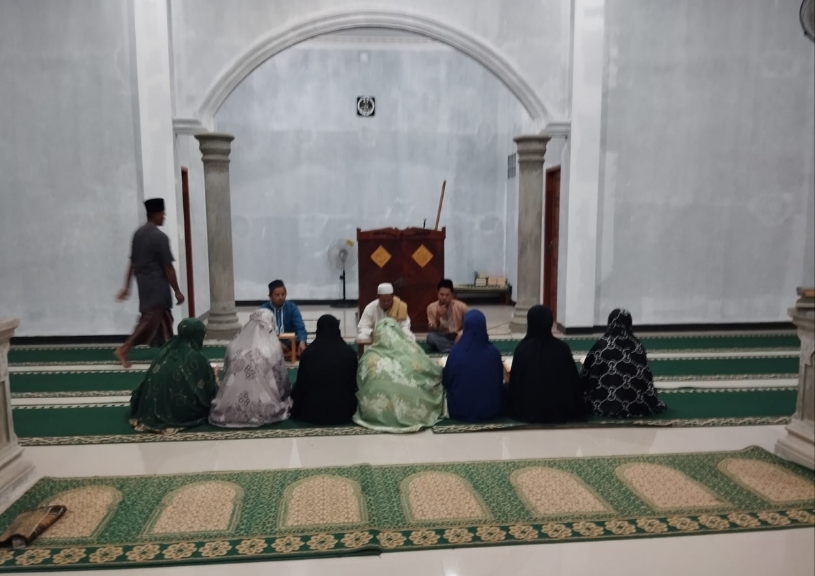 Inovatif! KUA Bunguran Tengah Gencarkan Program GEBRAKAN, Bimbing Remaja Masjid Mengaji