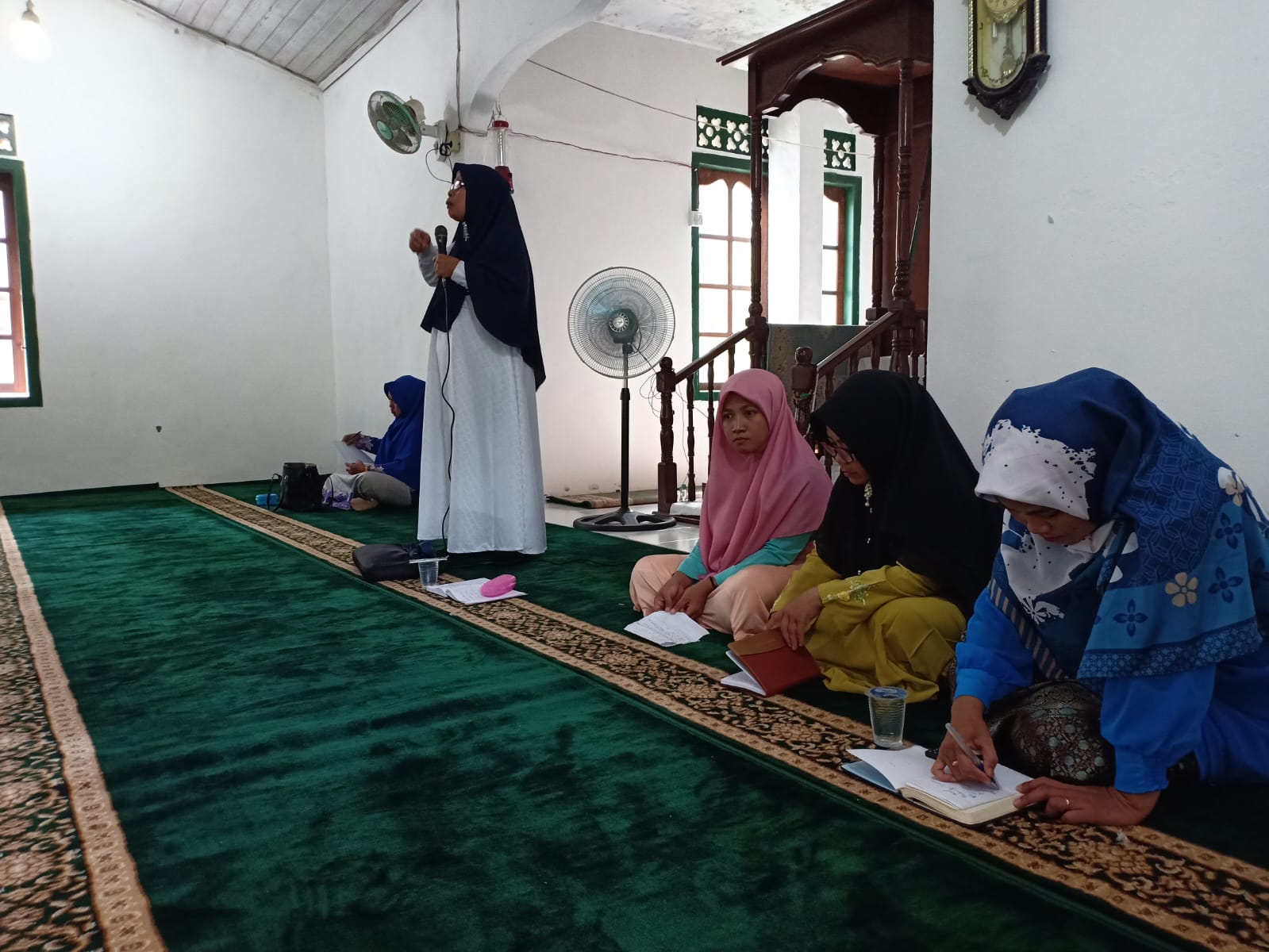 Bina Mental Spiritual Mualaf, Penyuluh KUA Bunguran Timur Berikan Ceramah Agama di Bunguran Tengah