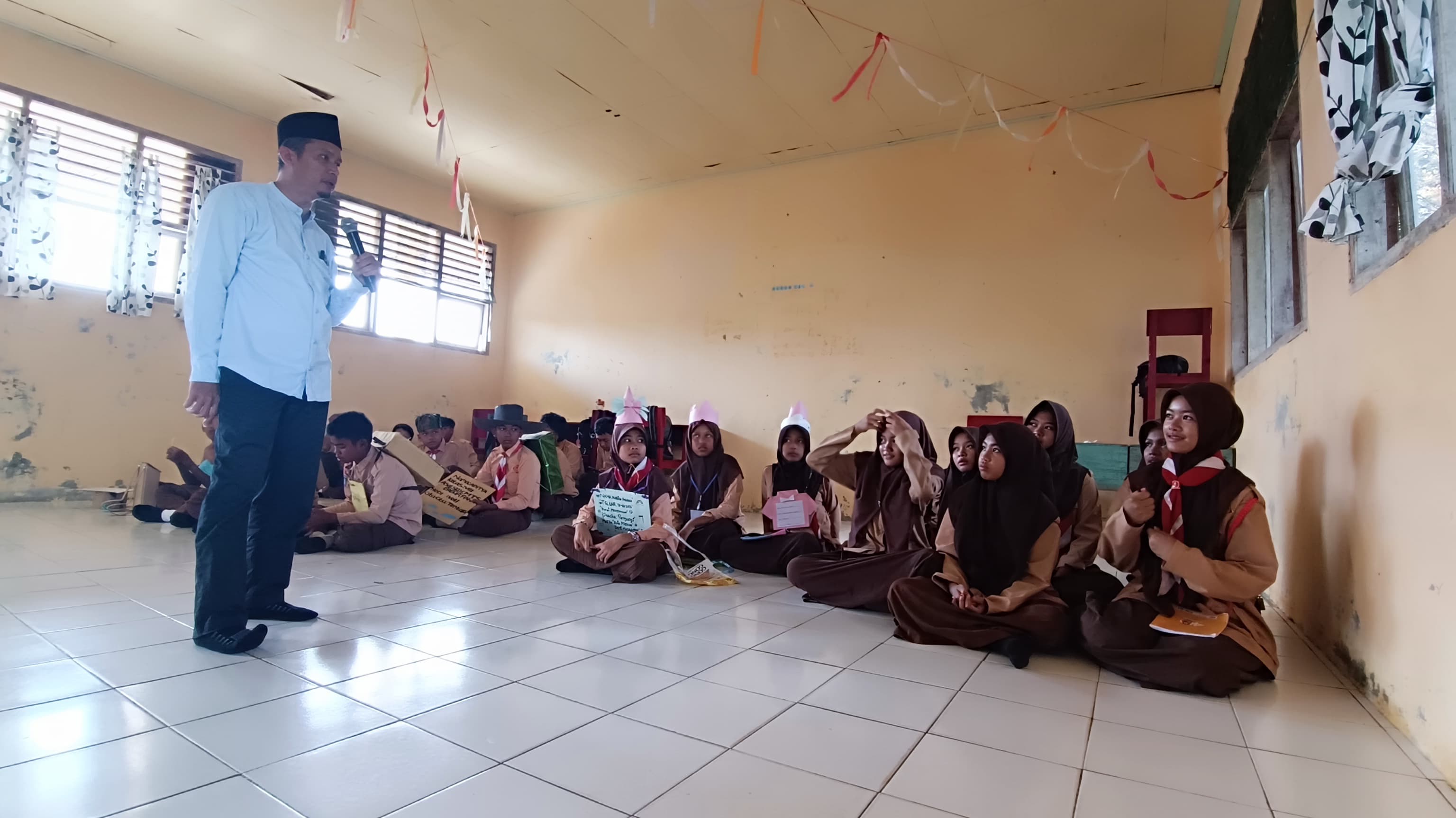 Erial Lismana Isi Materi Moderasi Beragama pada Matsama MTs Baburrahmah Air Lengit