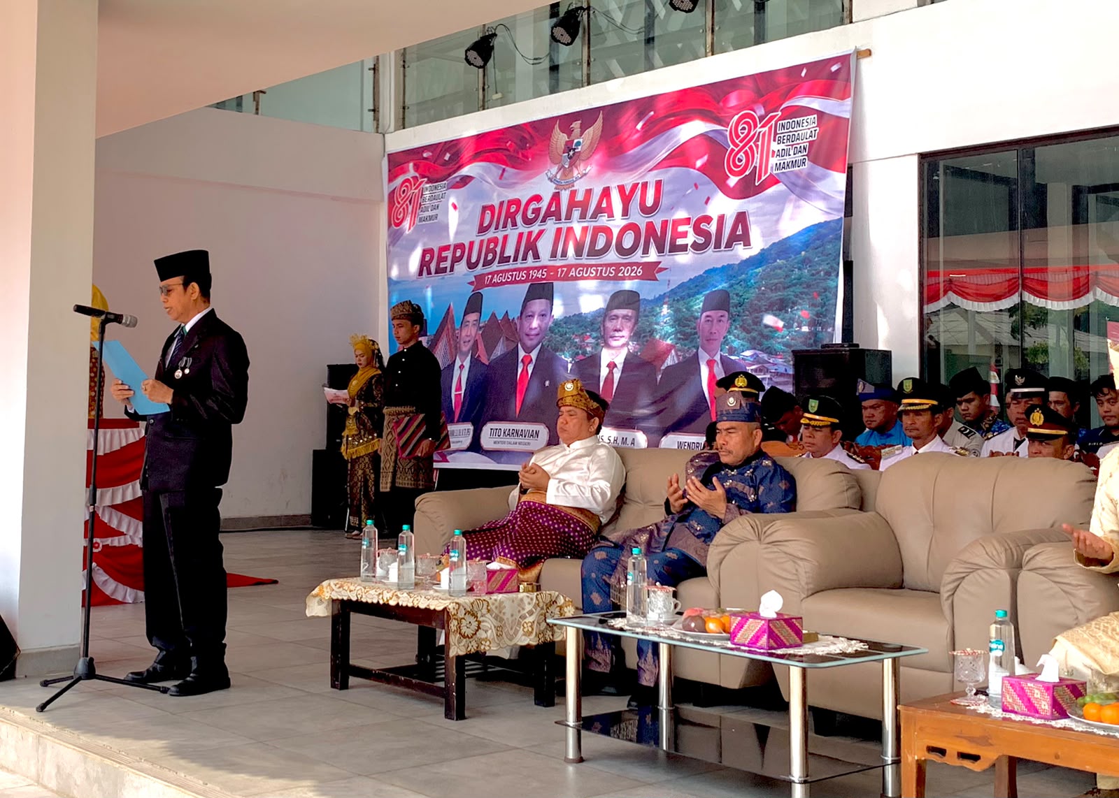 PLT KUA Serasan Timur Pimpin Doa Upacara HUT ke-81 RI di PLBN Serasan
