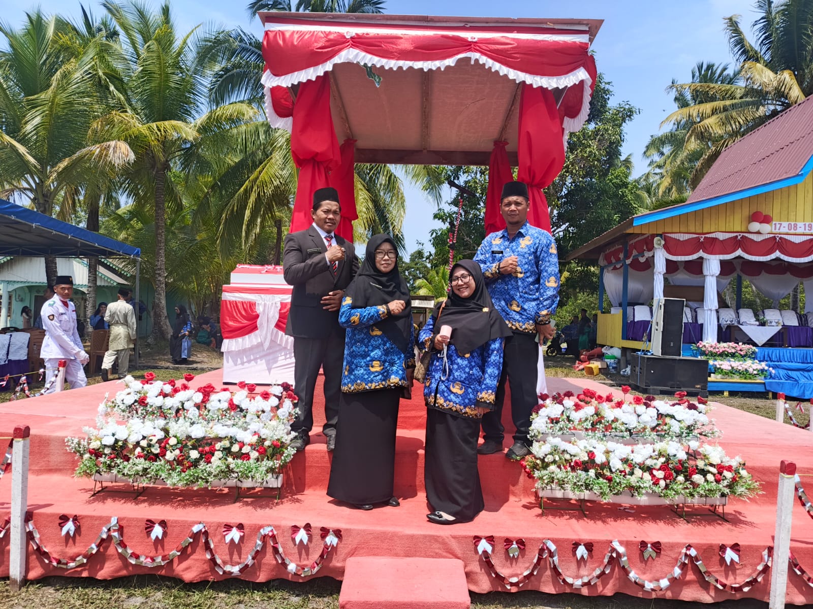 Khidmat dan Nasionalis, Staf KUA Bunguran Utara Hadiri Upacara Kemerdekaan RI di Kelarik Utara