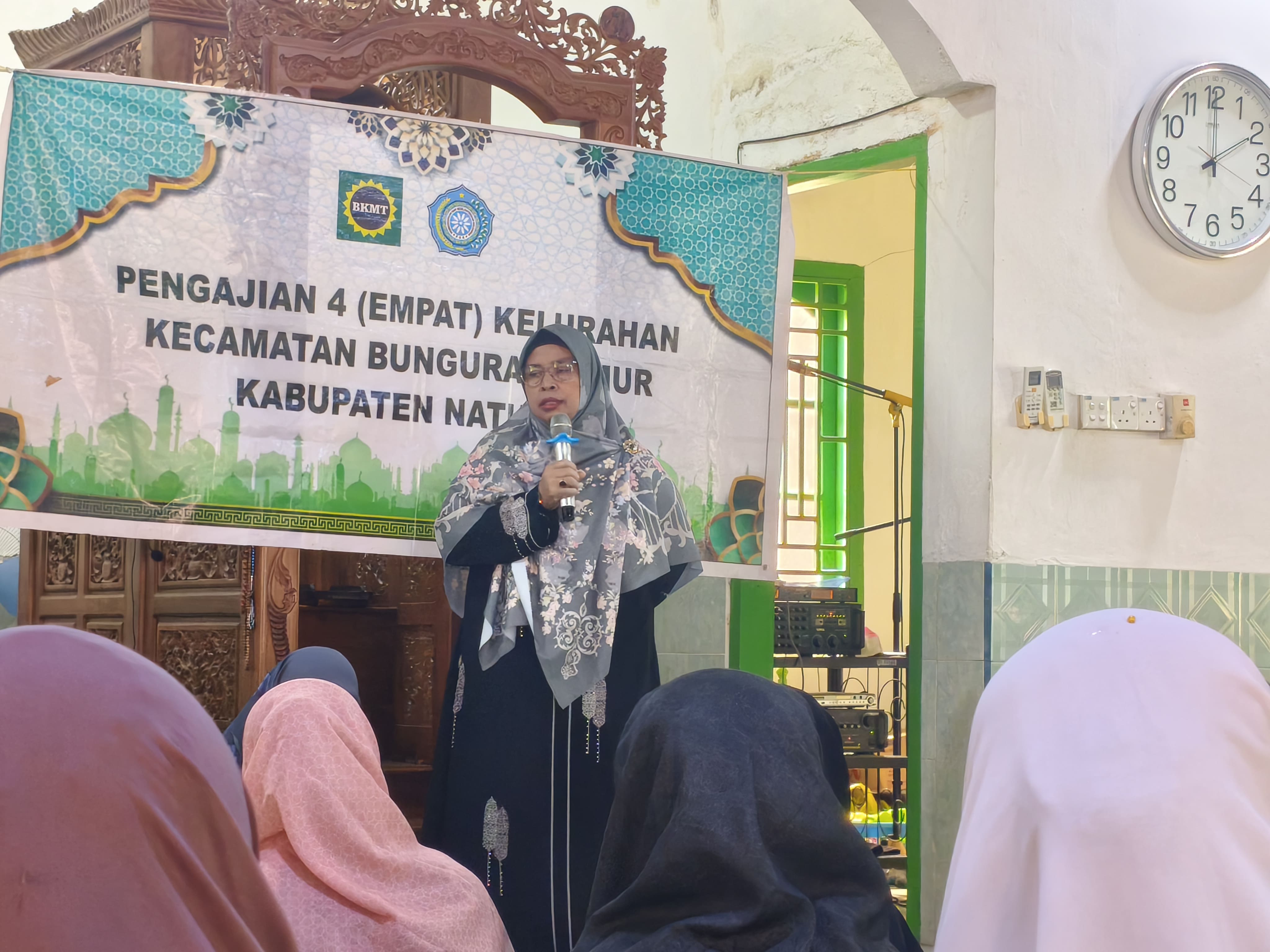 Kupas 7 Janji Allah, Penyuluh KUA Bunguran Timur Pimpin Pengajian Gabungan 4 Kelurahan di Masjid Al Jamaah Ranai