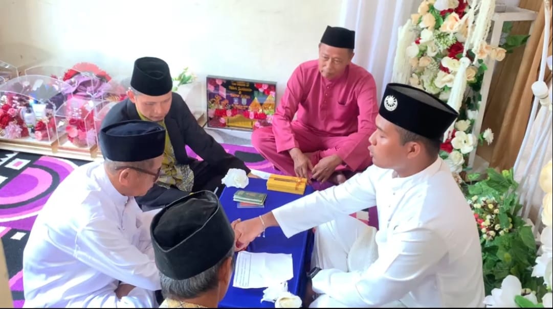 Janji Suci di Hadapan Kepala KUA Bunguran Tengah, Prosesi Ijab Kabul Berlangsung Lancar