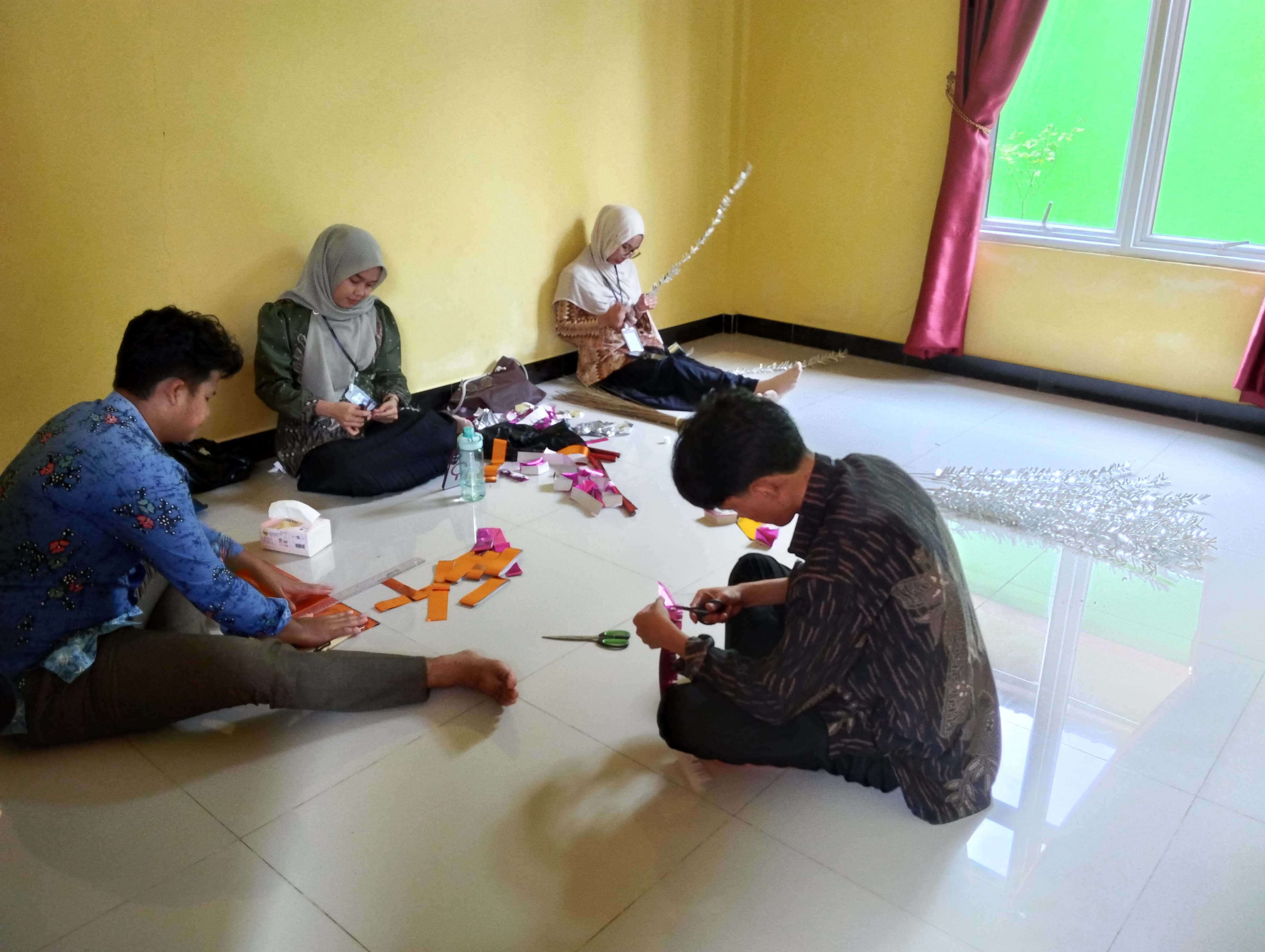 Wujudkan Kampanye Edukasi Nikah Resmi, Mahasiswa PKL STAI Natuna Ambil Peran Sentral dalam Persiapan Pawai Budaya KUA Bunguran Timur