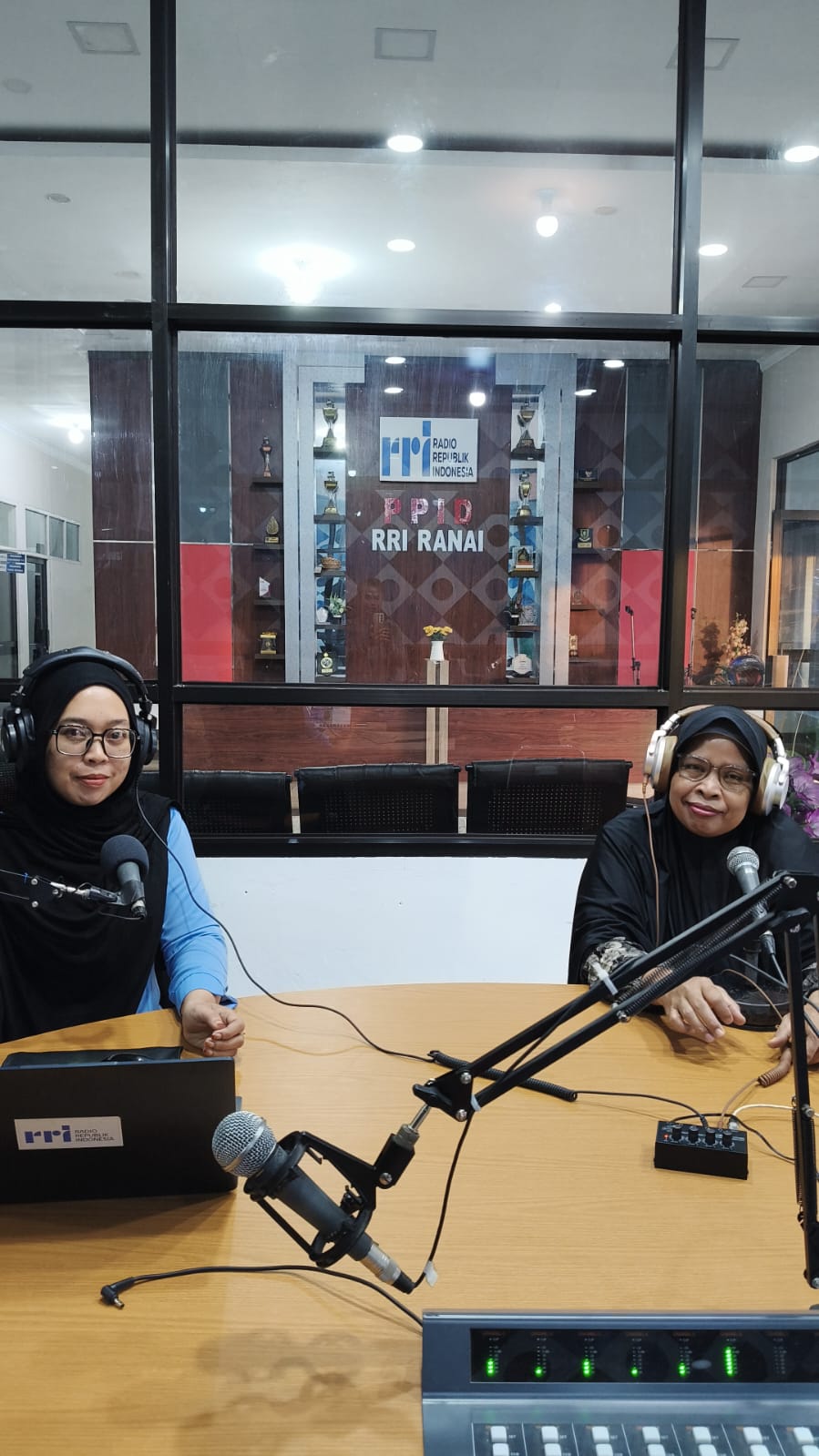 Mengudara di RRI Ranai, Penyuluh KUA Bunguran Timur Sampaikan Pembekalan Pra Nikah Lewat Program Mutiara Pagi
