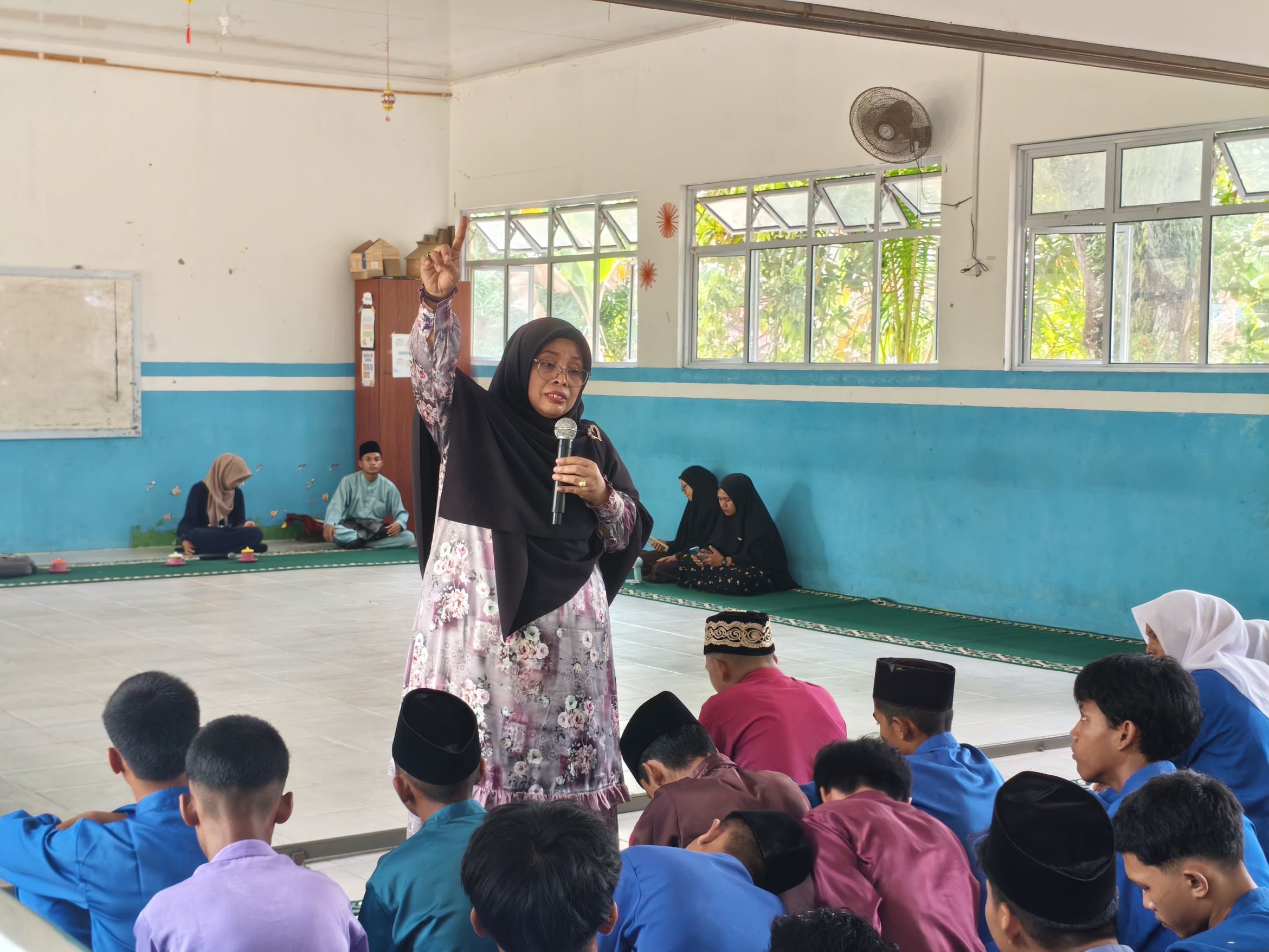 Tanamkan Karakter Mulia Generasi Muda, Penyuluh KUA Bunguran Timur Ajak Pelajar Teladani Akhlak Rasulullah