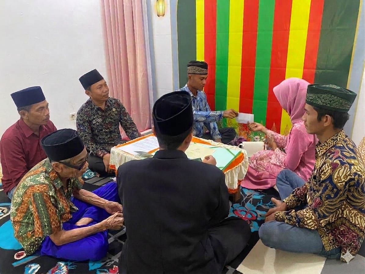 Berikan Pelayanan Prima dan Gratis, KUA Bunguran Tengah Sukses Gelar Prosesi Akad Nikah Kantor