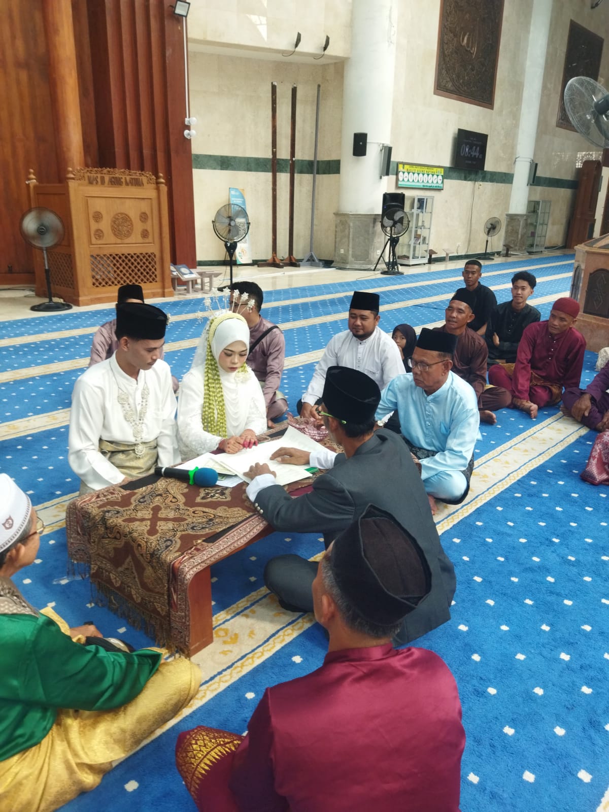 Awali Pelayanan Luar Kantor Akhir Pekan, Kepala KUA Bunguran Timur Berikan Edukasi Saling Menghargai