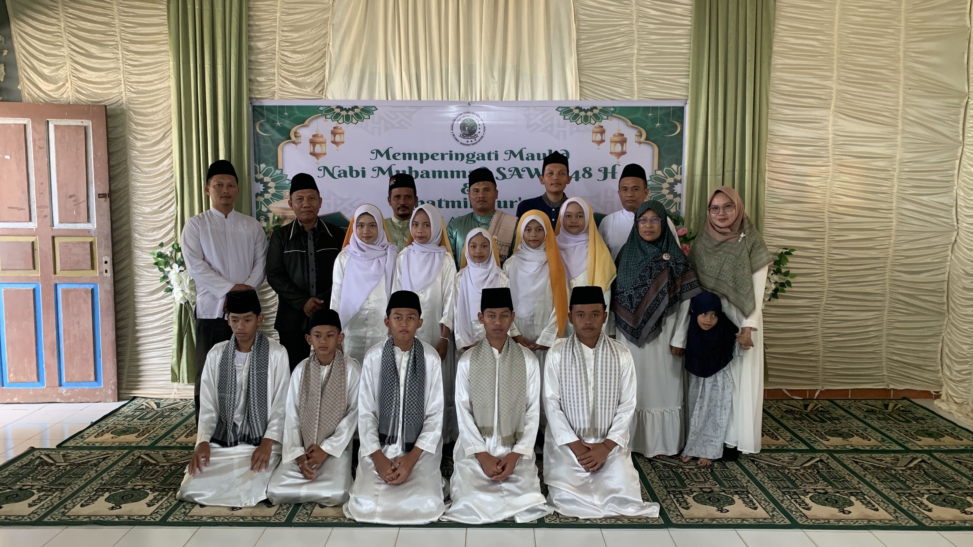 Dukung Pendidikan Al-Qur'an, Staf KUA Hadiri Acara Khataman di MDTA Al-Huda Air Lengit