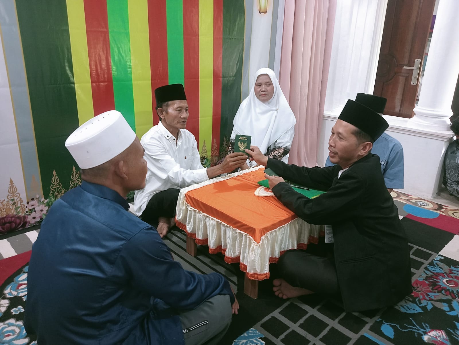 Penuh Haru dan Bahagia, KUA Bunguran Tengah Fasilitasi Momen Sakral Akad Nikah