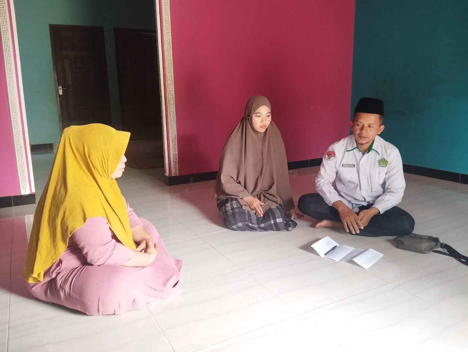 Validasi Data Faktual, Staf KUA Bunguran Tengah Turun Langsung Data Warga Mualaf