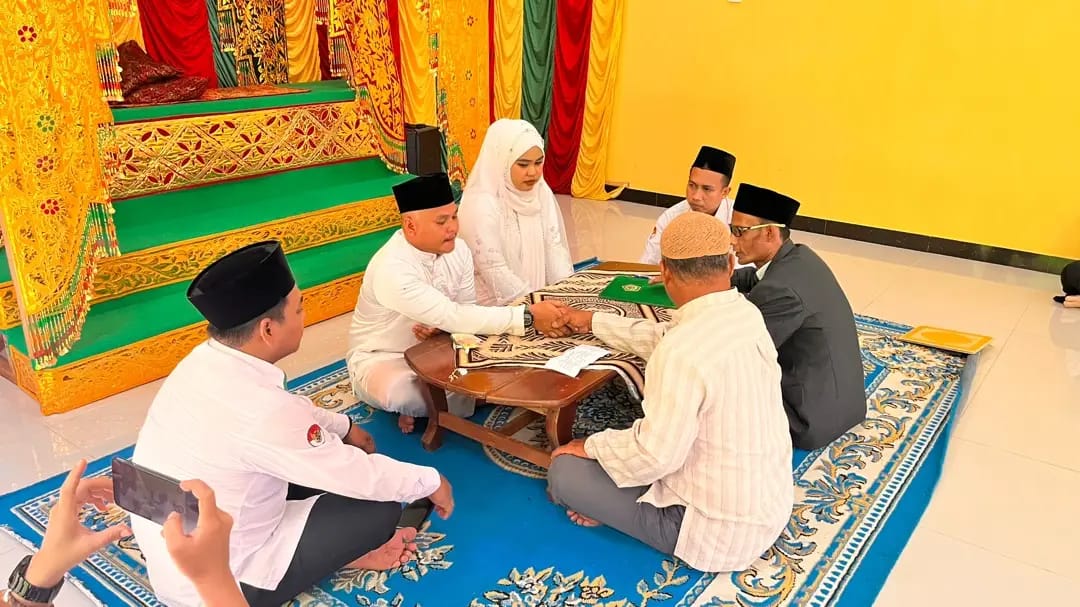 Kepala KUA Bunguran Timur Ingatkan Keterbukaan Komunikasi Pasutri
