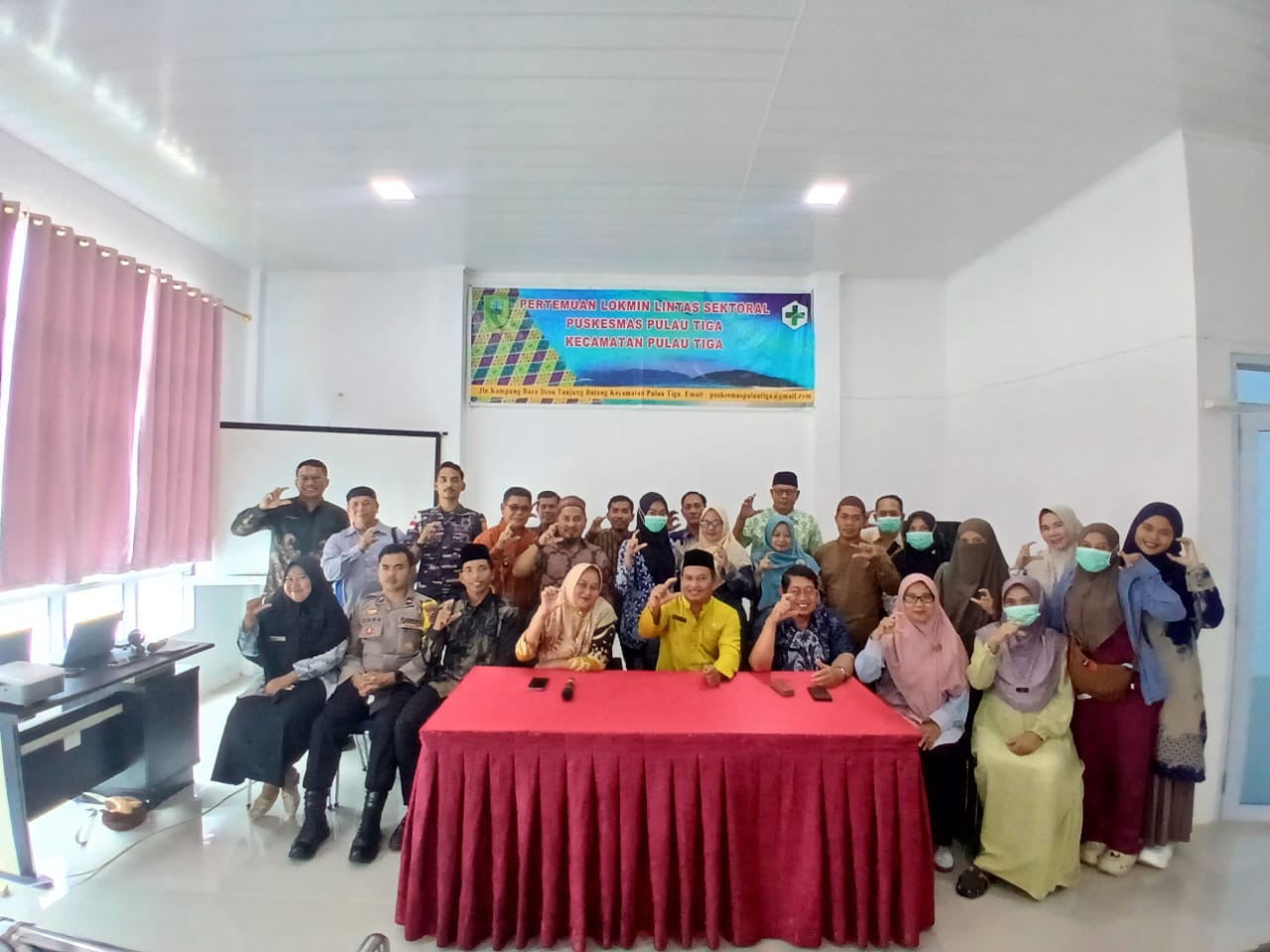 Perkuat Sinergi Lintas Sektor, Kepala KUA Pulau Tiga Hadiri Lokmin di Puskesmas