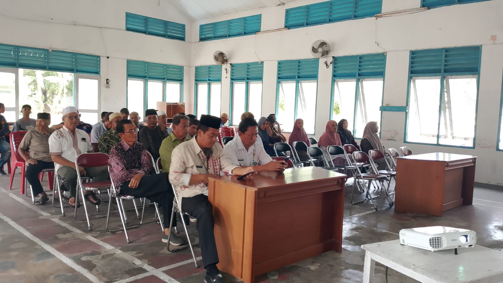 Kawal Kepentingan Masyarakat, KUA Bunguran Barat Perkuat Sinergi Lintas Sektor Bahas Layanan Air Minum