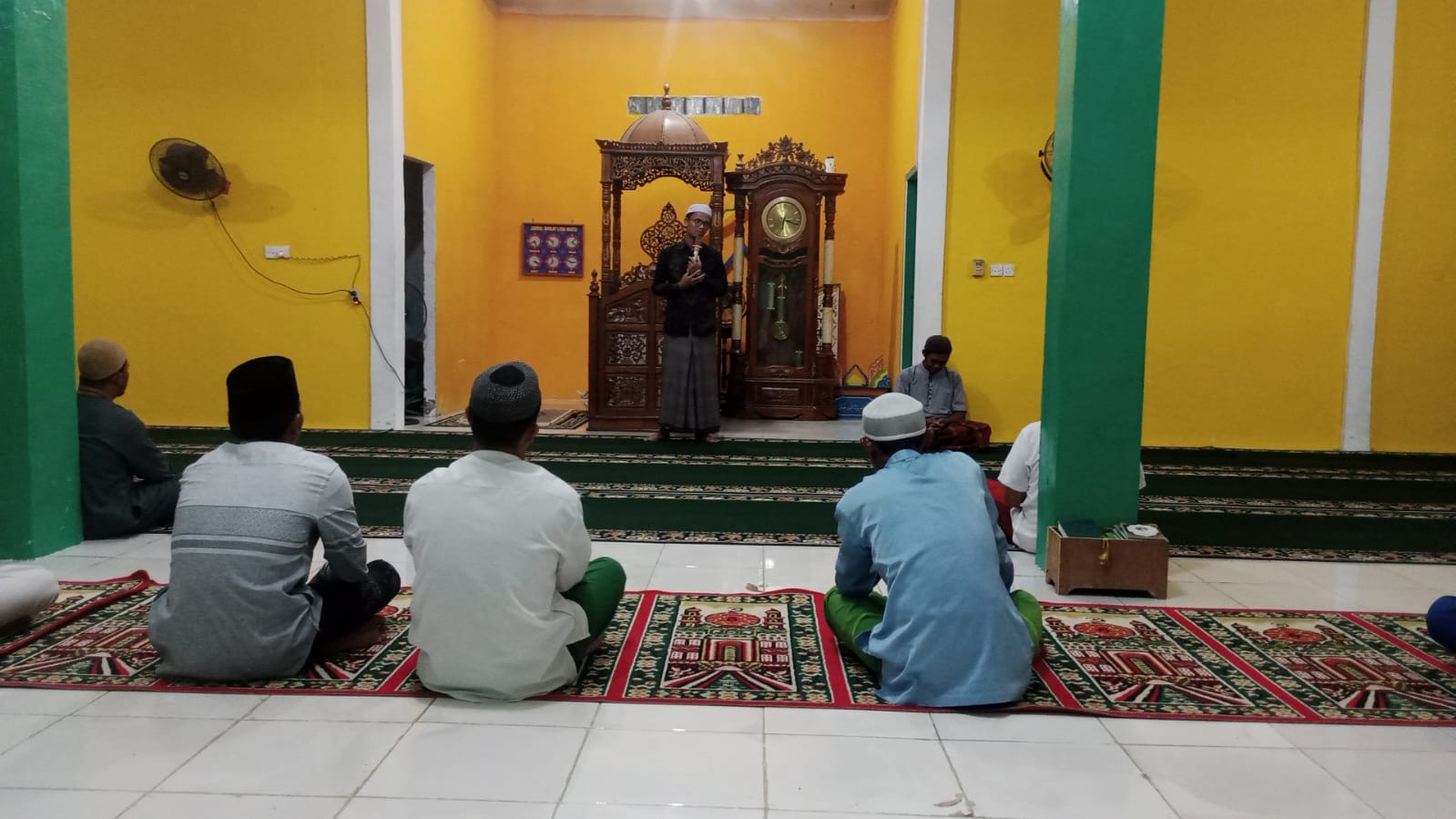 Giatkan Magrib Keliling, KUA Pulau Tiga Rangkul Warga Berjamaah