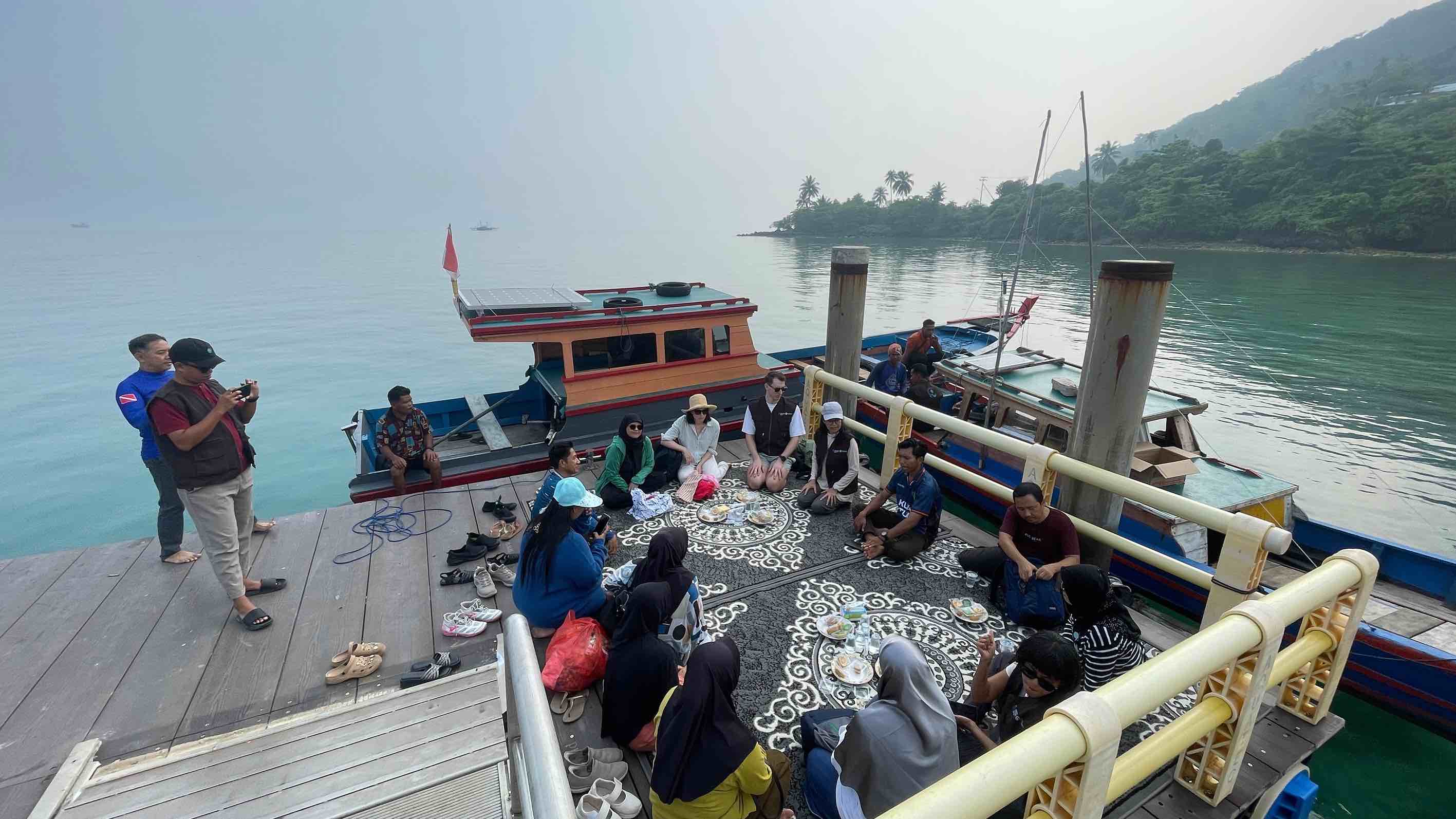 Perkuat Ekoteologi Maritim, KUA Pulau Tiga Disambangi Perwakilan Kedutaan Australia
