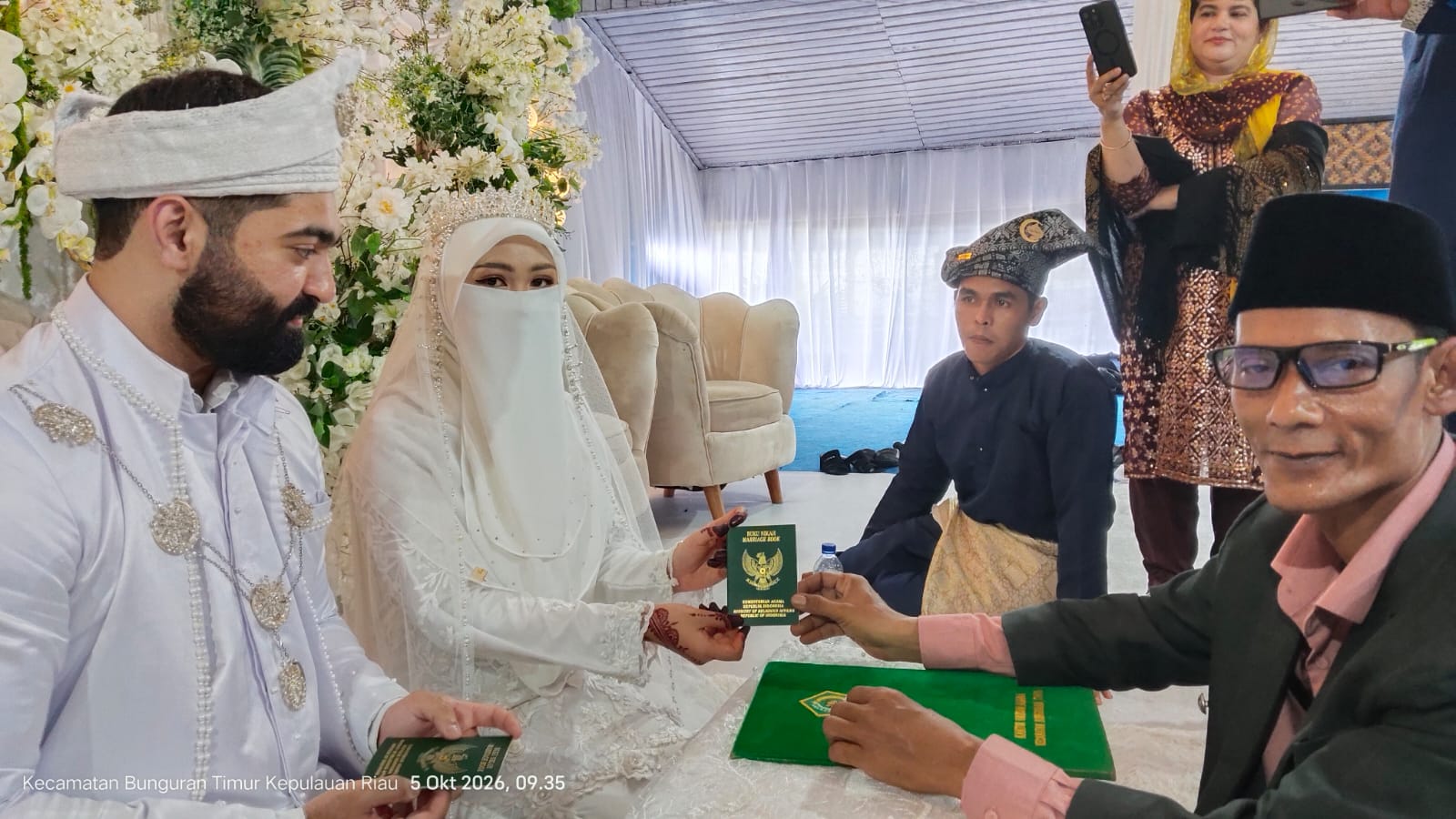 KUA Bunguran Timur: Pernikahan Campuran Satukan Perbedaan Lewat Fondasi Iman
